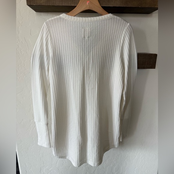 Chaser|White soft waffle knit thermal long sleeve top with cute buttons•••Large - Picture 6 of 10